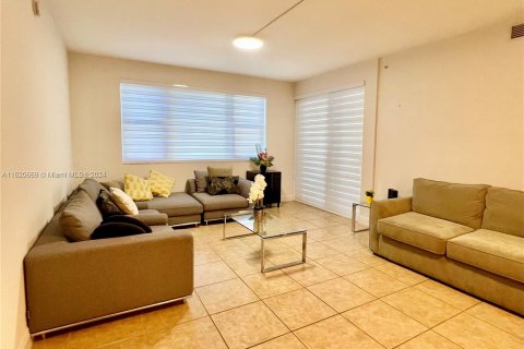 Condominio en venta en Aventura, Florida, 2 dormitorios, 116.78 m2 № 1269698 - foto 6