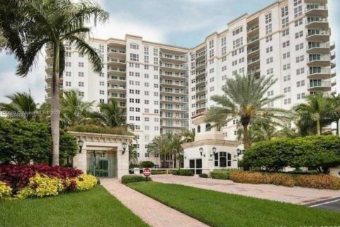 Copropriété à vendre à Aventura, Floride: 2 chambres, 116.78 m2 № 1269698 - photo 1