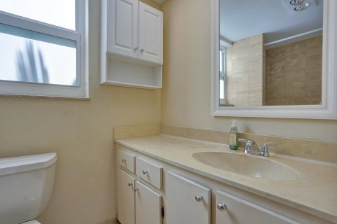 Copropriété à vendre à Pompano Beach, Floride: 3 chambres, 130.99 m2 № 1093846 - photo 30