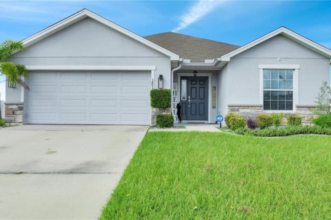 House in Lakeland, Florida 3 bedrooms, 192.68 sq.m. № 1390434 - photo 1