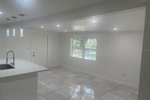 Casa en venta en Tampa, Florida, 4 dormitorios, 105.82 m2 № 1369811 - foto 22