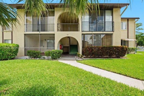 Condo in Greenacres, Florida, 1 bedroom  № 1320924 - photo 1