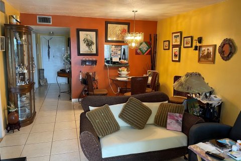 Condo in Sunrise, Florida, 1 bedroom  № 1210452 - photo 13