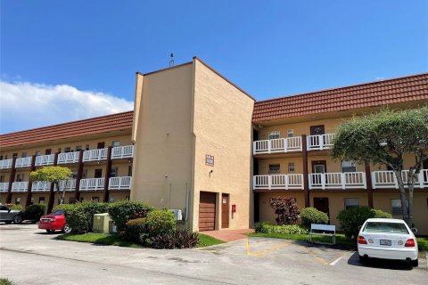 Condo in Sunrise, Florida, 1 bedroom  № 1210452 - photo 14