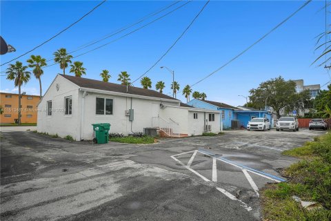 Купить коммерческую недвижимость в Майами, Флорида № 944606 - фото 5