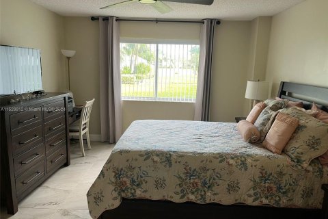 Купить кондоминиум в Лейк-Уорт, Флорида 2 спальни, 134.15м2, № 1011343 - фото 15