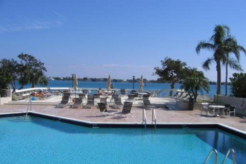 Copropriété à vendre à West Palm Beach, Floride: 2 chambres, 108.7 m2 № 700317 - photo 11