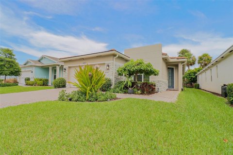 House in West Palm Beach, Florida 3 bedrooms, 159.98 sq.m. № 1309761 - photo 1