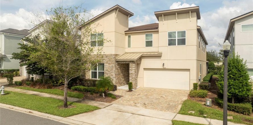 House in SOLARA RESORT in Kissimmee, Florida 9 bedrooms, 405.33 sq.m. № 1434439