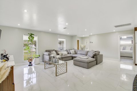 Villa ou maison à vendre à Pembroke Pines, Floride: 4 chambres, 194.72 m2 № 1174015 - photo 5