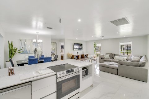 Villa ou maison à vendre à Pembroke Pines, Floride: 4 chambres, 194.72 m2 № 1174015 - photo 16