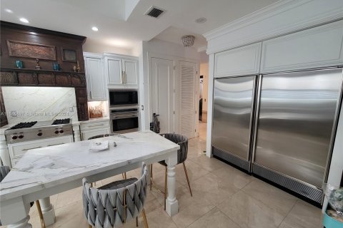 Casa en venta en Miami, Florida, 4 dormitorios, 355.35 m2 № 1351620 - foto 11