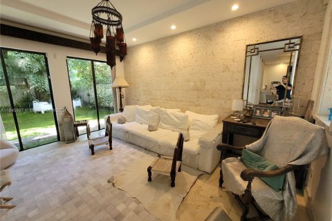 Casa en venta en Miami, Florida, 4 dormitorios, 355.35 m2 № 1351620 - foto 9