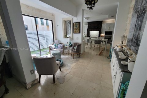 Villa ou maison à vendre à Miami, Floride: 4 chambres, 355.35 m2 № 1351620 - photo 24