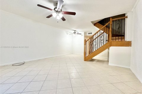 Condominio en venta en Pinecrest, Florida, 2 dormitorios, 89.19 m2 № 1351615 - foto 1