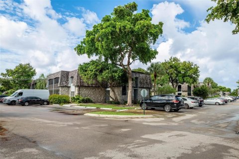 Copropriété à vendre à Oakland Park, Floride: 2 chambres, 97.55 m2 № 1351621 - photo 1