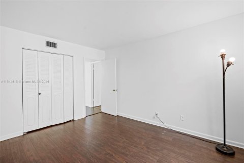 Copropriété à vendre à Oakland Park, Floride: 2 chambres, 97.55 m2 № 1351621 - photo 26