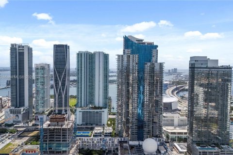 Condo in Miami, Florida, 1 bedroom  № 1315515 - photo 19