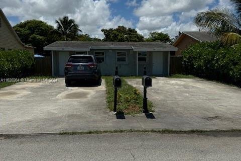 Commercial property in Delray Beach, Florida 82.78 sq.m. № 1315514 - photo 1