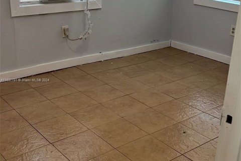 Immobilier commercial à vendre à West Palm Beach, Floride: 135.17 m2 № 1315517 - photo 7