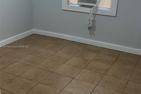 Immobilier commercial à vendre à West Palm Beach, Floride: 135.17 m2 № 1315517 - photo 8