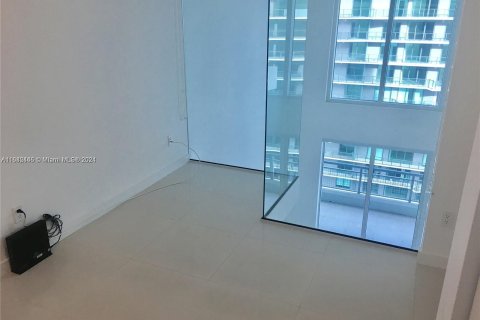 Condo in Miami, Florida, 2 bedrooms  № 1354654 - photo 10