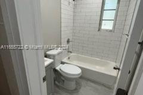 Apartamento en alquiler en Miami Beach, Florida, 4 dormitorios № 1354653 - foto 15