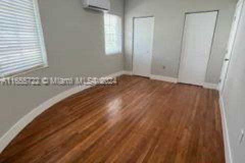 Apartamento en alquiler en Miami Beach, Florida, 4 dormitorios № 1354653 - foto 22