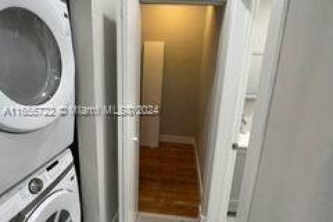 Apartamento en alquiler en Miami Beach, Florida, 4 dormitorios № 1354653 - foto 14