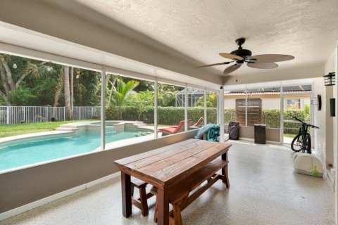 House in Wellington, Florida 6 bedrooms, 274.8 sq.m. № 1093458 - photo 9