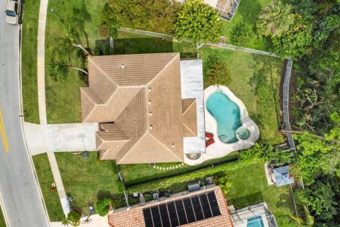 Casa en venta en Wellington, Florida, 6 dormitorios, 274.8 m2 № 1093458 - foto 1