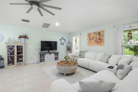 House in PORT ST LUCIE in Port St. Lucie, Florida 3 bedrooms, 162.02 sq.m. № 1342625 - photo 7