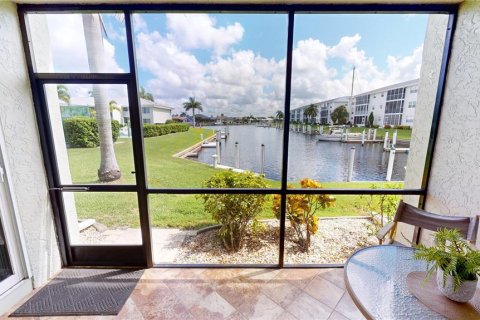 Copropriété à vendre à Punta Gorda, Floride: 2 chambres, 101.17 m2 № 1342618 - photo 4