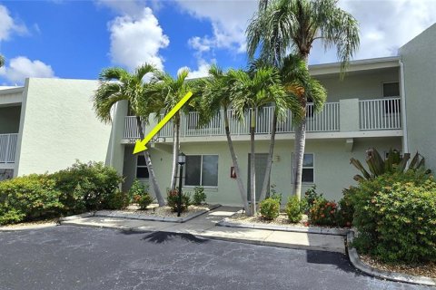 Copropriété à vendre à Punta Gorda, Floride: 2 chambres, 101.17 m2 № 1342618 - photo 2