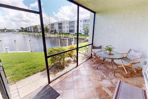 Copropriété à vendre à Punta Gorda, Floride: 2 chambres, 101.17 m2 № 1342618 - photo 21