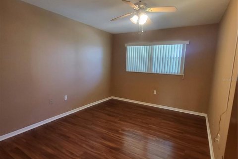 Condo in Largo, Florida, 2 bedrooms  № 1358169 - photo 9