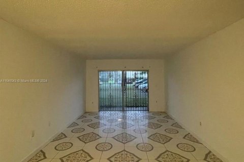 Copropriété à vendre à Lauderdale Lakes, Floride: 2 chambres, 102.19 m2 № 1329309 - photo 13