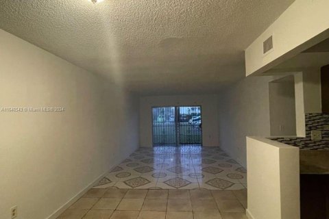 Copropriété à vendre à Lauderdale Lakes, Floride: 2 chambres, 102.19 m2 № 1329309 - photo 16