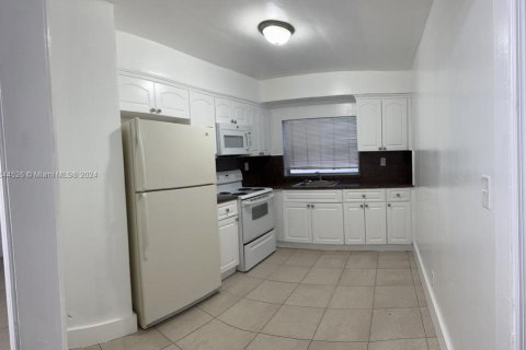 House in West Park, Florida 2 bedrooms, 83.61 sq.m. № 1327496 - photo 8