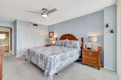 Condo in Highland Beach, Florida, 3 bedrooms  № 1188615 - photo 19