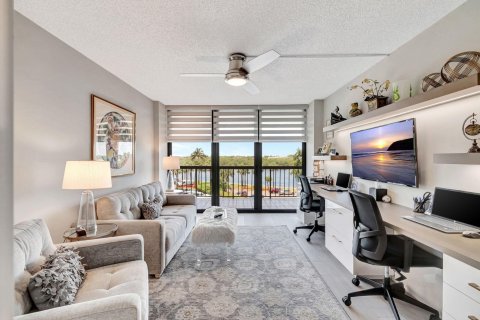 Condominio en venta en Highland Beach, Florida, 3 dormitorios, 204.38 m2 № 1188615 - foto 17