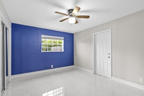 House in West Palm Beach, Florida 4 bedrooms, 173.54 sq.m. № 1102392 - photo 8