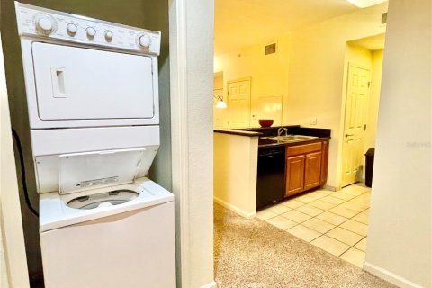 Condo in Orlando, Florida, 3 bedrooms  № 1428982 - photo 17