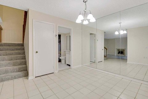 Townhouse in Palm Beach Gardens, Florida 2 bedrooms, 148.27 sq.m. № 934436 - photo 15