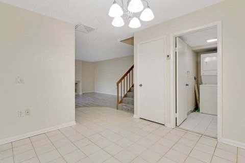 Townhouse in Palm Beach Gardens, Florida 2 bedrooms, 148.27 sq.m. № 934436 - photo 14