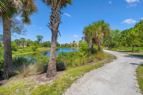 Condo in Stuart, Florida, 2 bedrooms  № 1216117 - photo 2