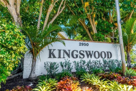 Condo in Stuart, Florida, 2 bedrooms  № 1216117 - photo 12