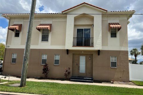 Adosado en venta en Tampa, Florida, 3 dormitorios, 144.93 m2 № 1347496 - foto 2