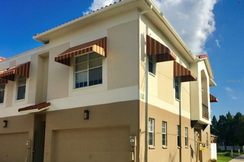 Adosado en venta en Tampa, Florida, 3 dormitorios, 144.93 m2 № 1347496 - foto 1