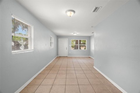 Casa en venta en Tampa, Florida, 3 dormitorios, 95.32 m2 № 1255253 - foto 9